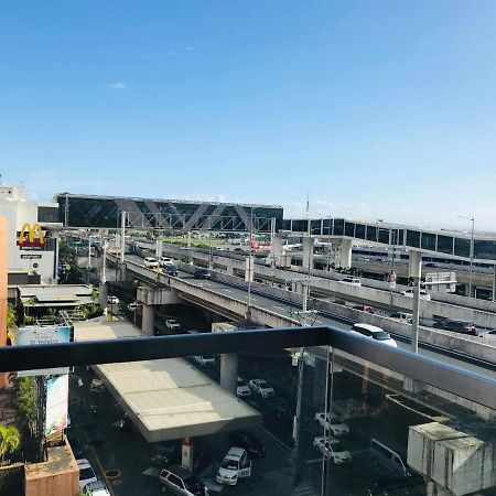 One Palm Tree Villas Across Naia-T3 Manila Kültér fotó