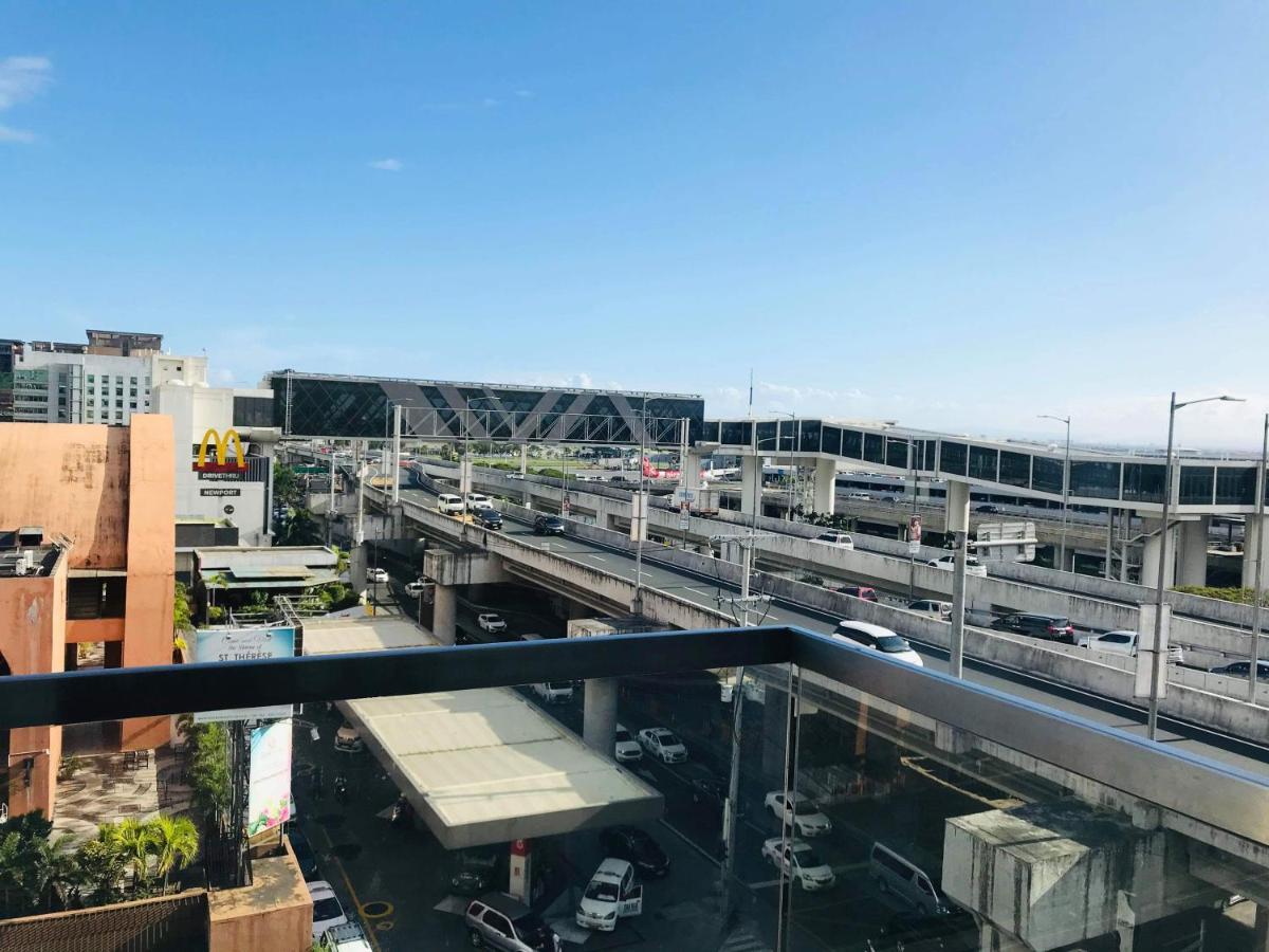 One Palm Tree Villas Across Naia-T3 Manila Kültér fotó
